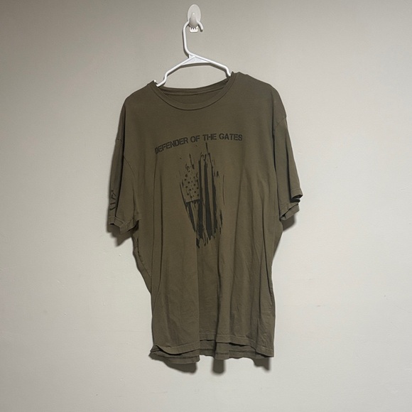 Defender of the Gates Men's Olive T-Shirt - Picture 4 of 6